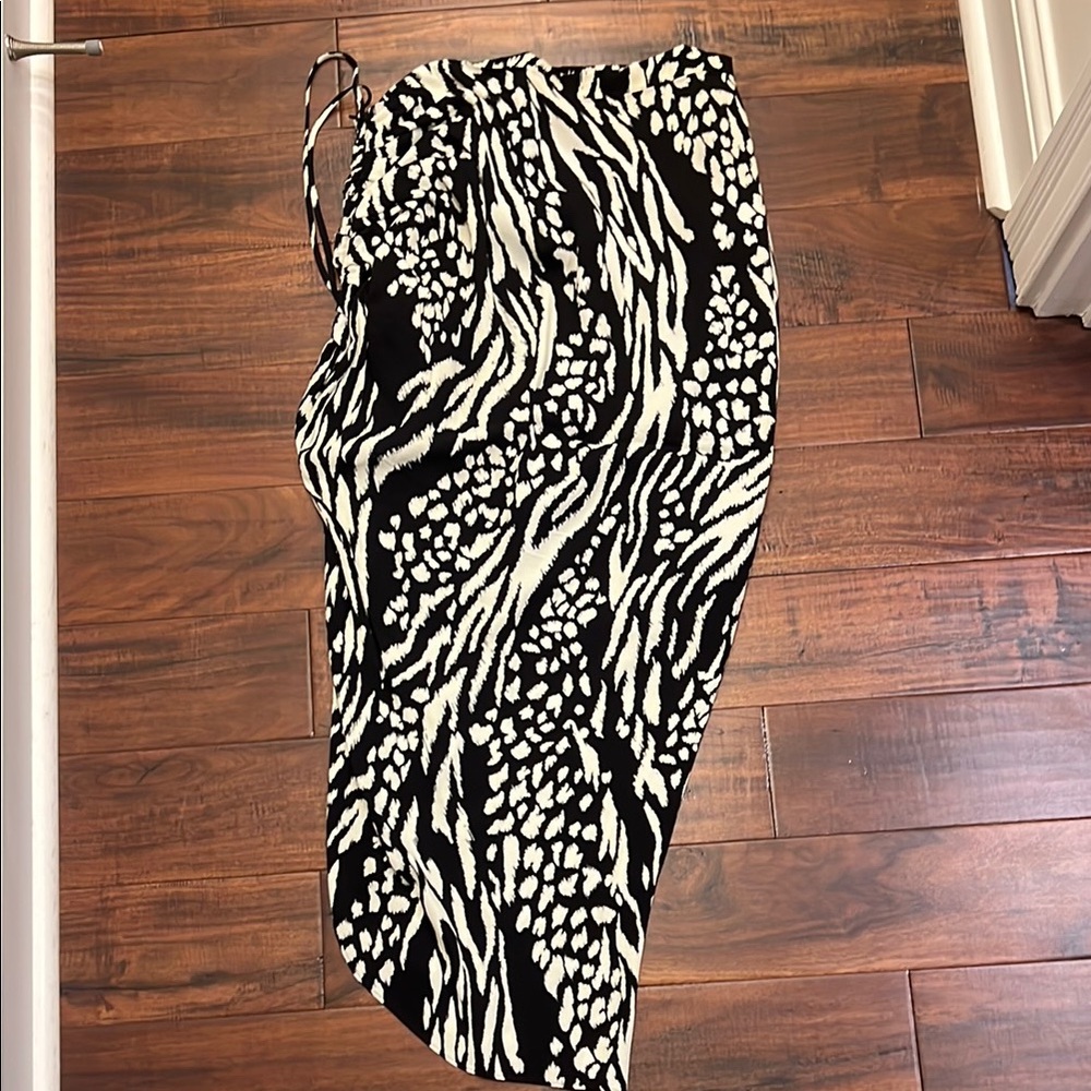 Veronica Beard Black and White Midi Skirt